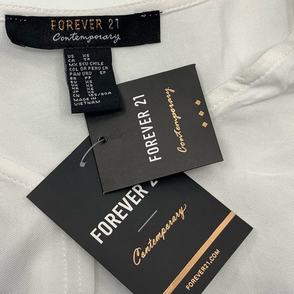 NWT Forever 21 Contemporary 3/4 Sleeve Flowy Pullover V-Neck Top White Size XS - Picture 4 of 7